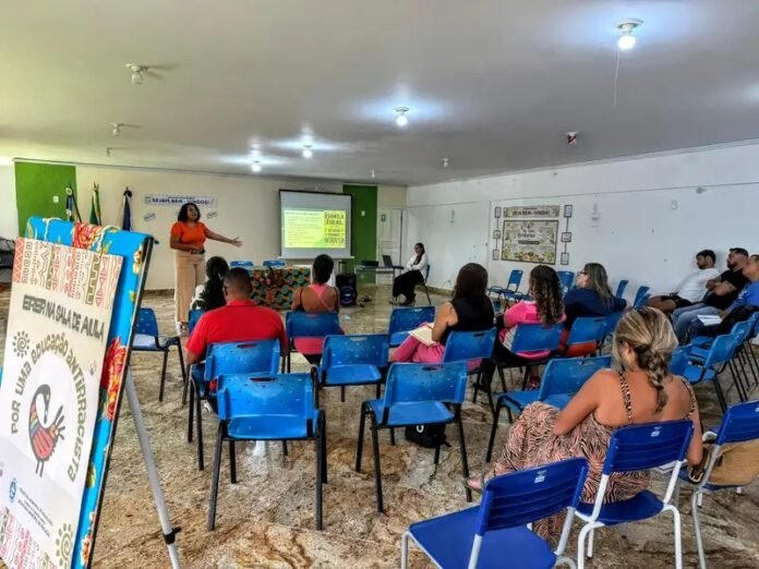 Educação capacita professores para combater o racismo 